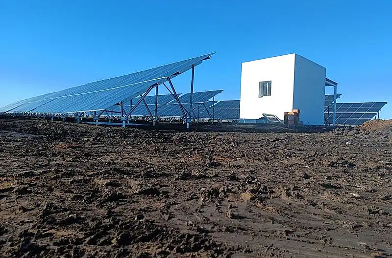 dos Usicom avanza con la construcción de un nuevo parque solar en 16 de Julio